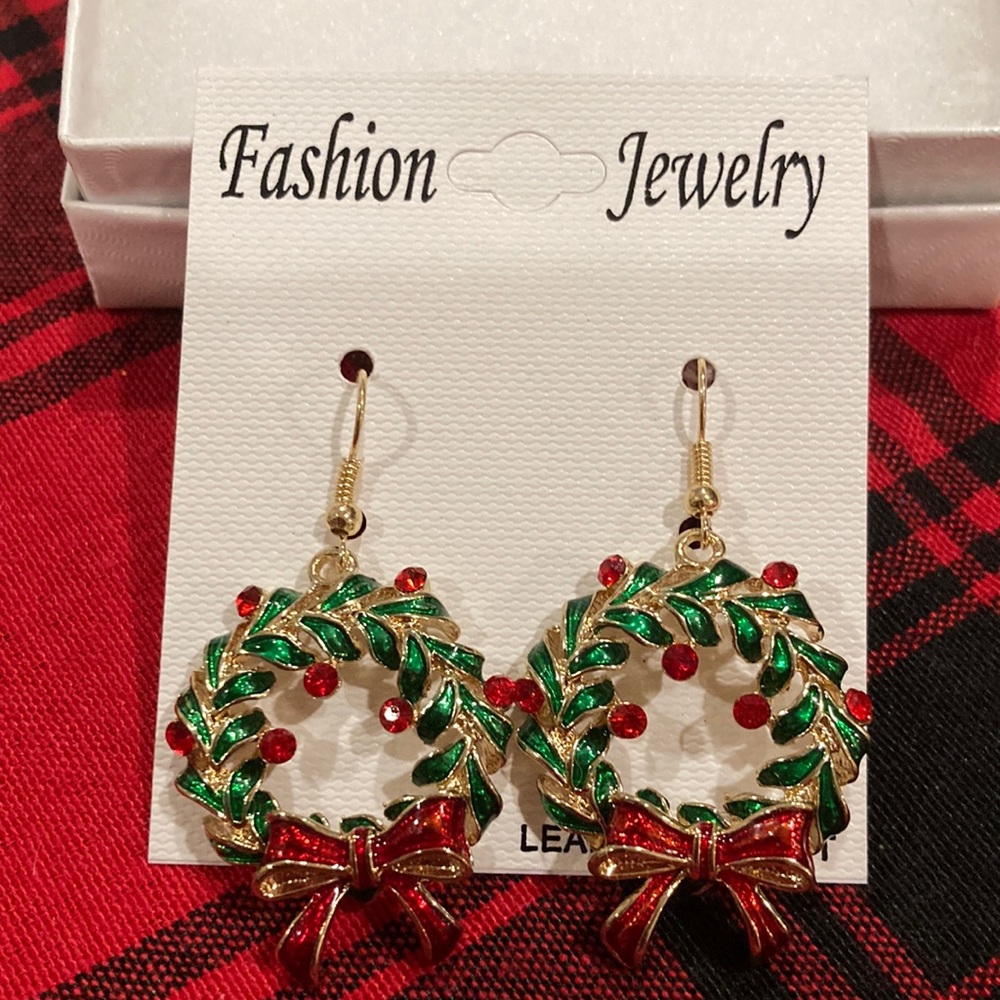 NWT Christmas Wreath Earrings